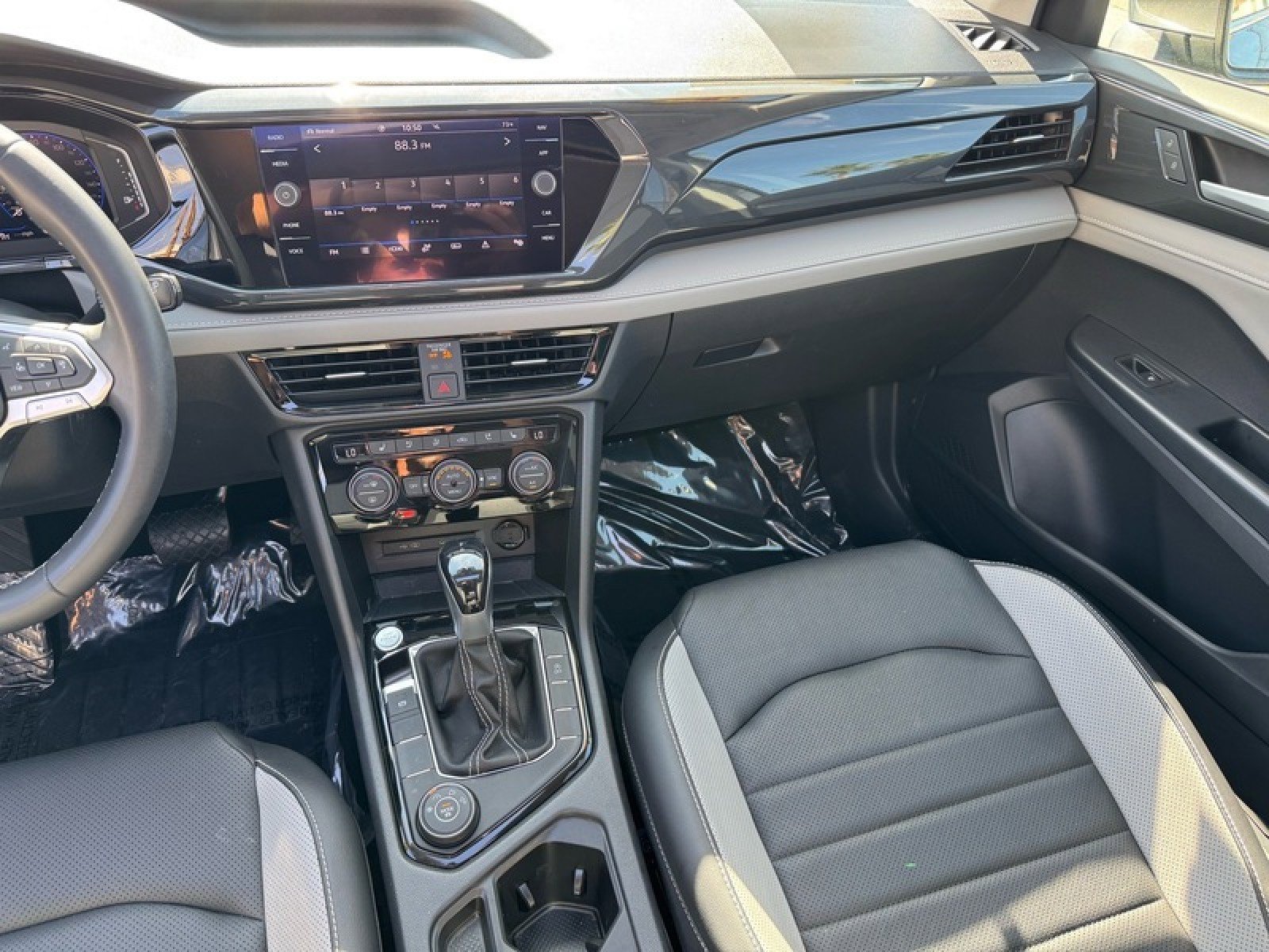 Used 2022 Volkswagen Taos SEL w/ Panoramic Sunroof Package image 18