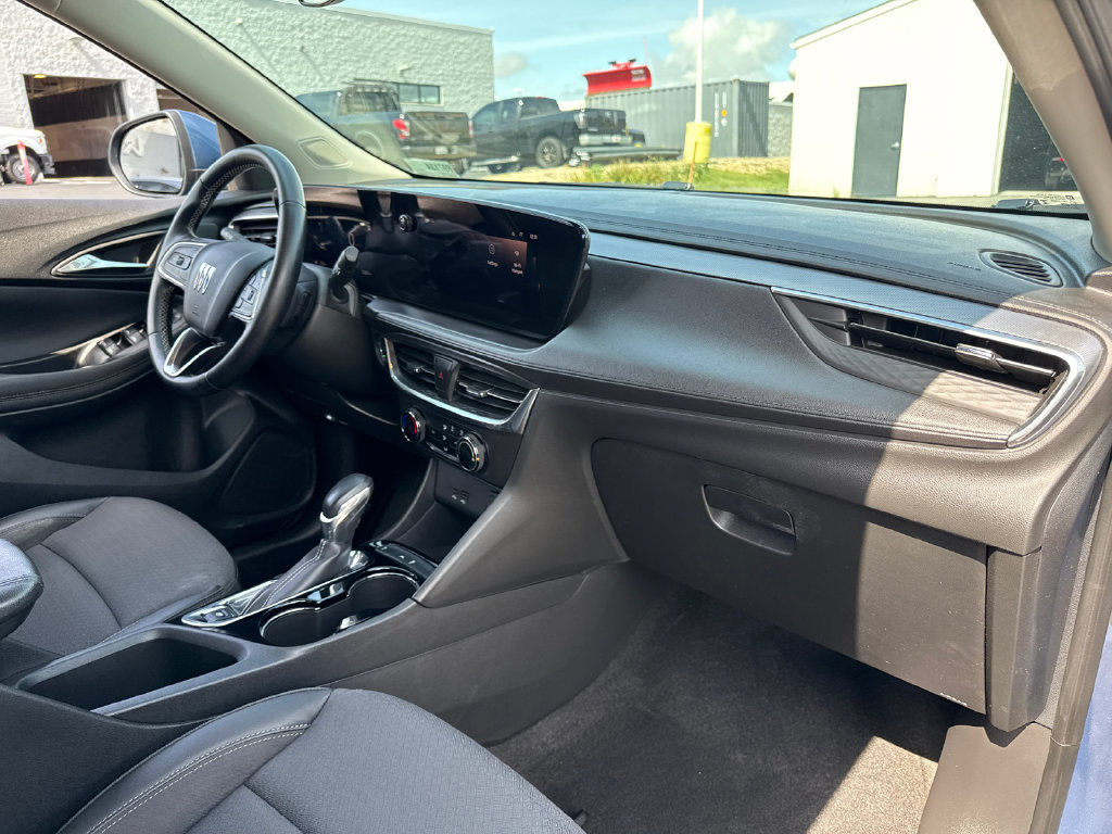Certified 2024 Buick Encore GX Preferred FWD image 36