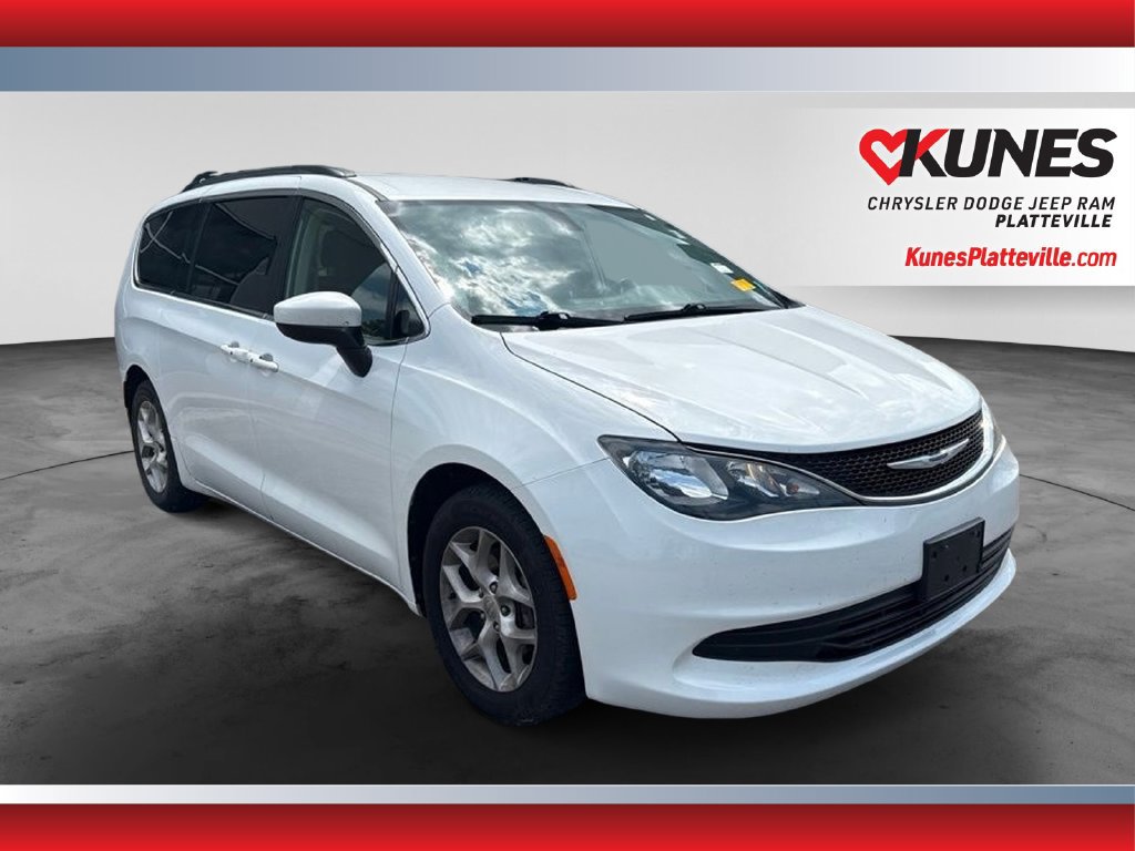Used 2018 Chrysler Pacifica Touring w/ Tire & Wheel Group