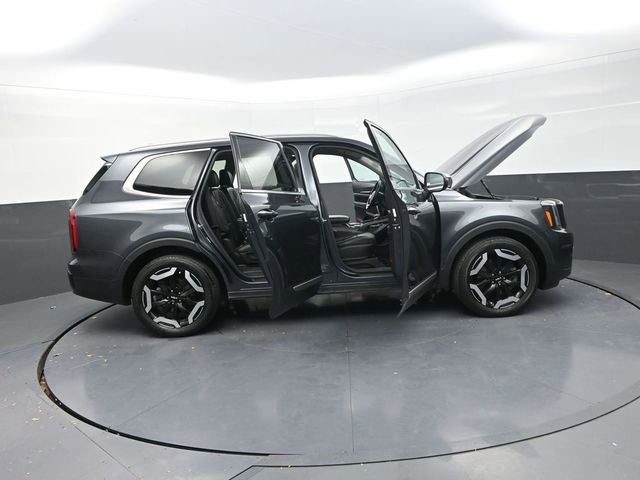 Used 2023 Kia Telluride S image 42