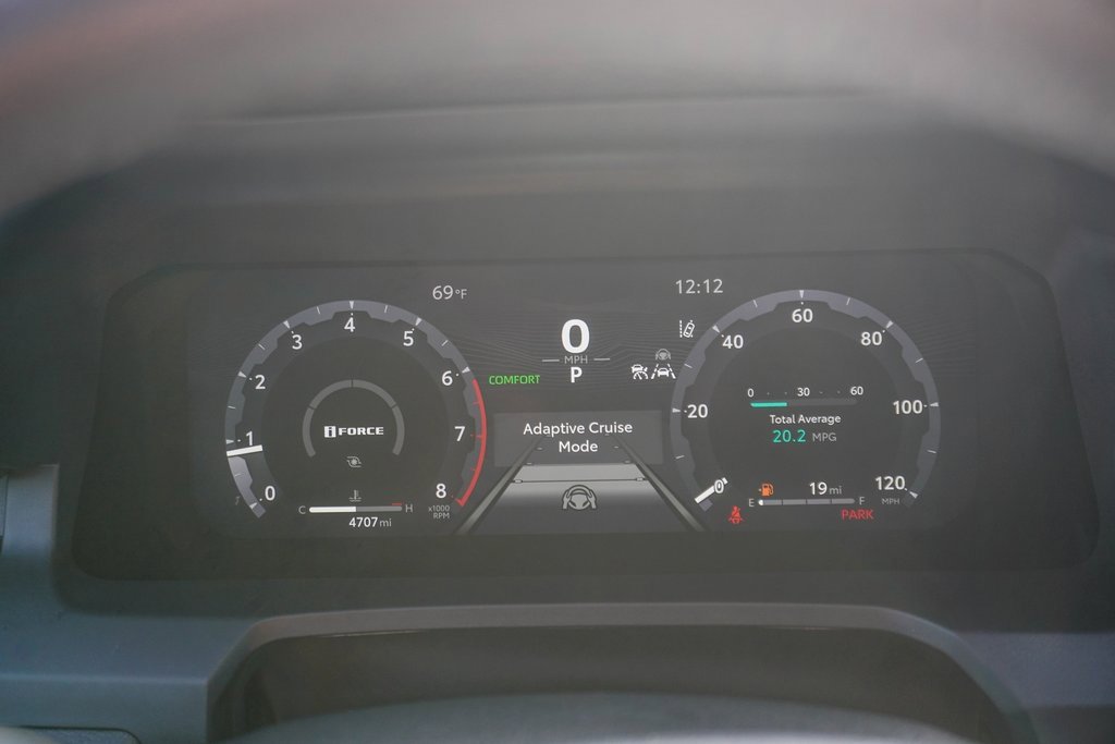 Used 2025 Toyota Tacoma Limited image 31