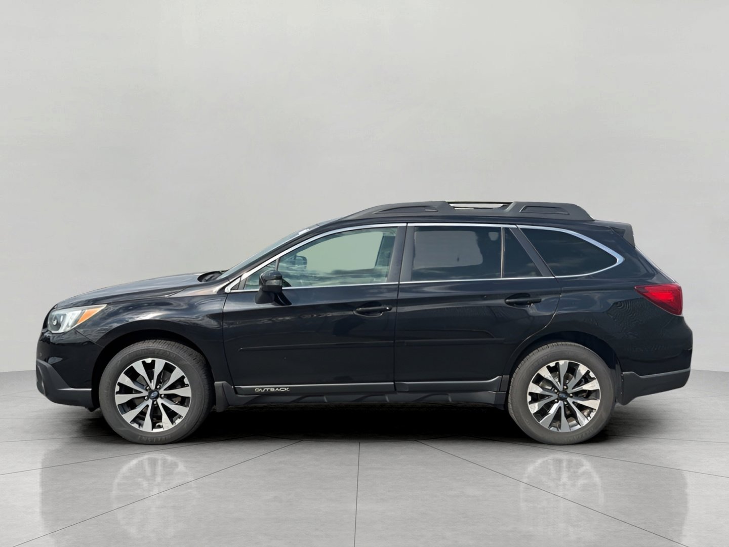 Used 2015 Subaru Outback 3.6R Limited AWD/4WD image 4