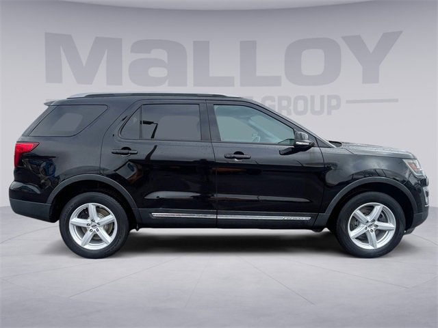 Used 2017 Ford Explorer XLT image 6