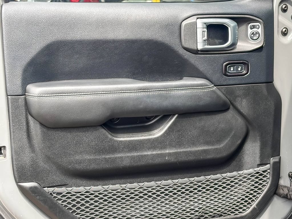 Used 2019 Jeep Wrangler Unlimited Sahara AWD/4WD image 39