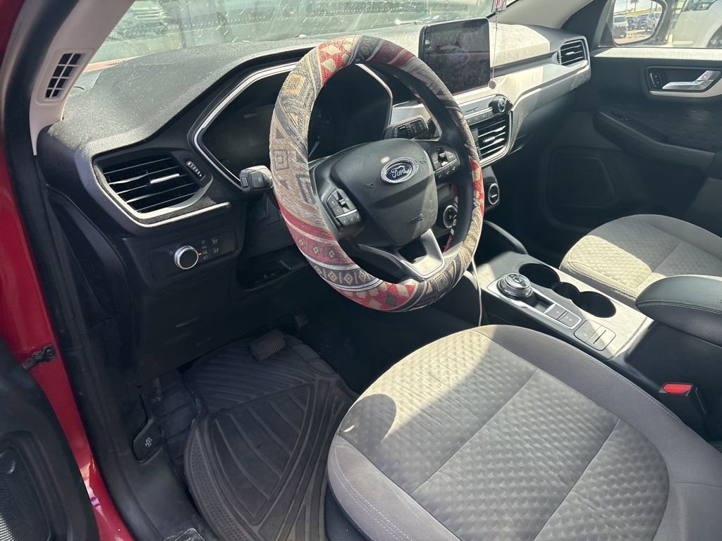 Used 2020 Ford Escape SE image 7