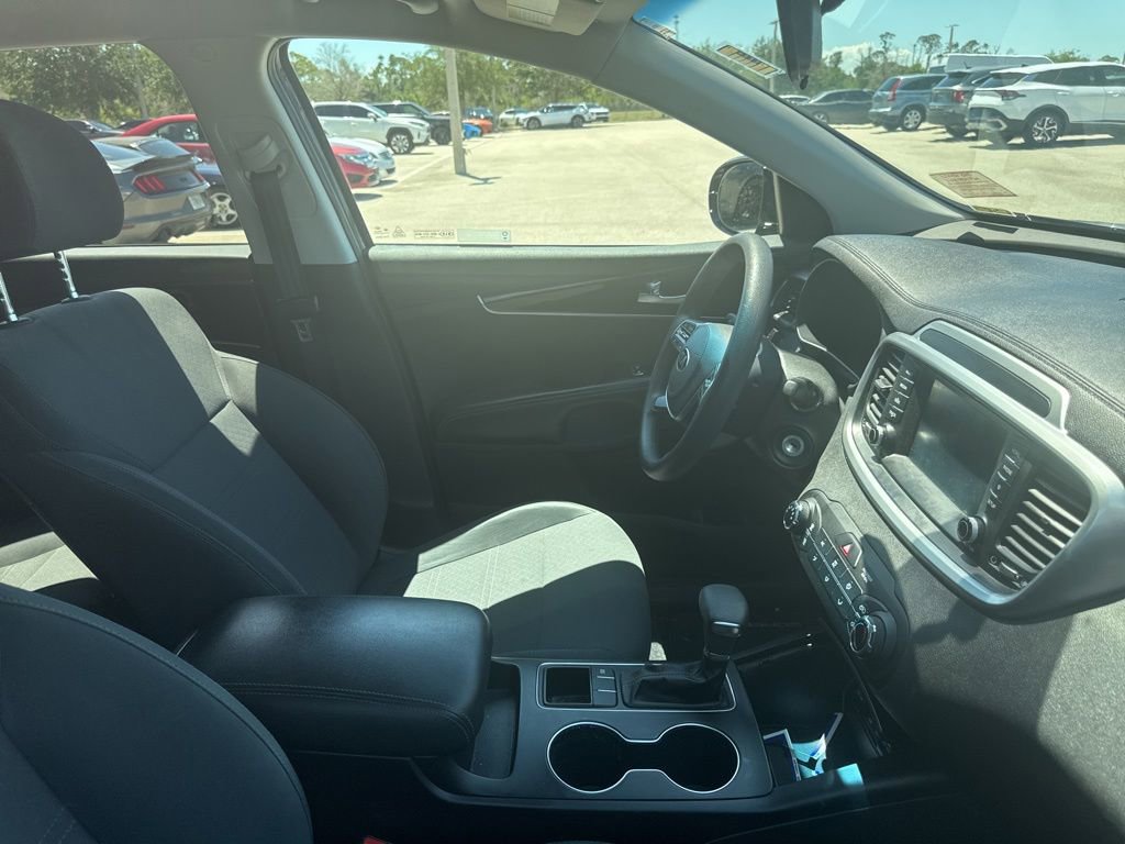 Used 2019 Kia Sorento FWD image 10