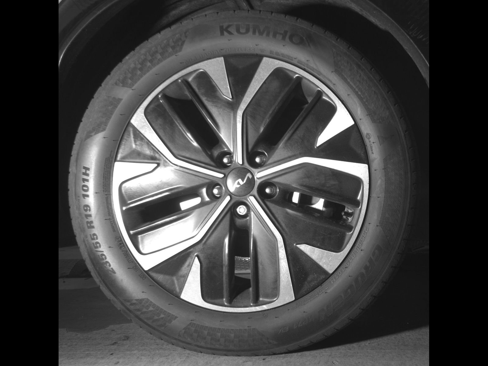 Used 2024 Kia EV6 Wind w/ Wind Technology Package AWD/4WD image 11