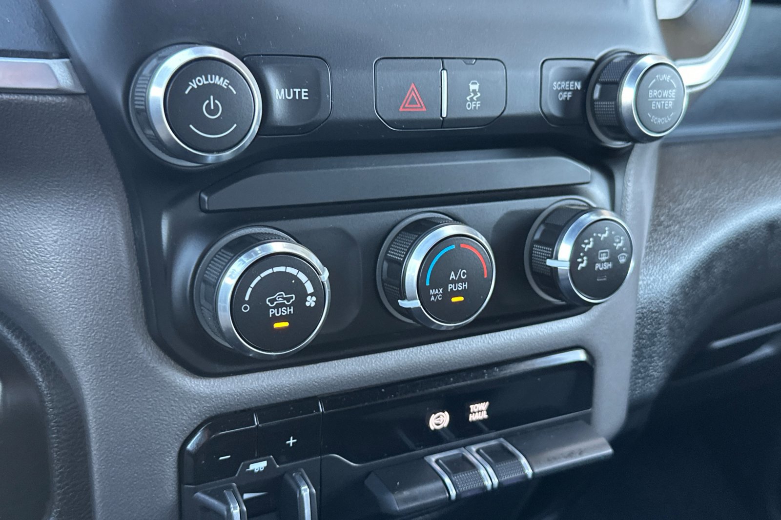 Certified 2022 RAM 2500 Big Horn image 19