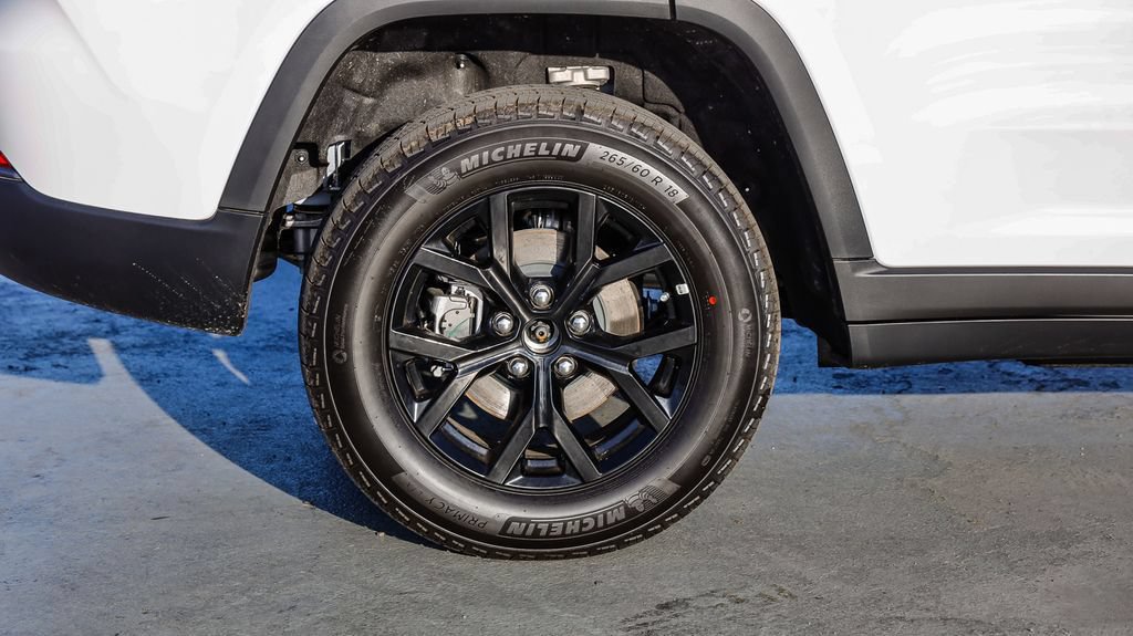 New 2026 Jeep Grand Cherokee Altitude AWD/4WD image 12