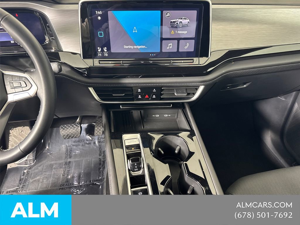 Used 2025 Volkswagen Atlas Cross Sport SE FWD image 32