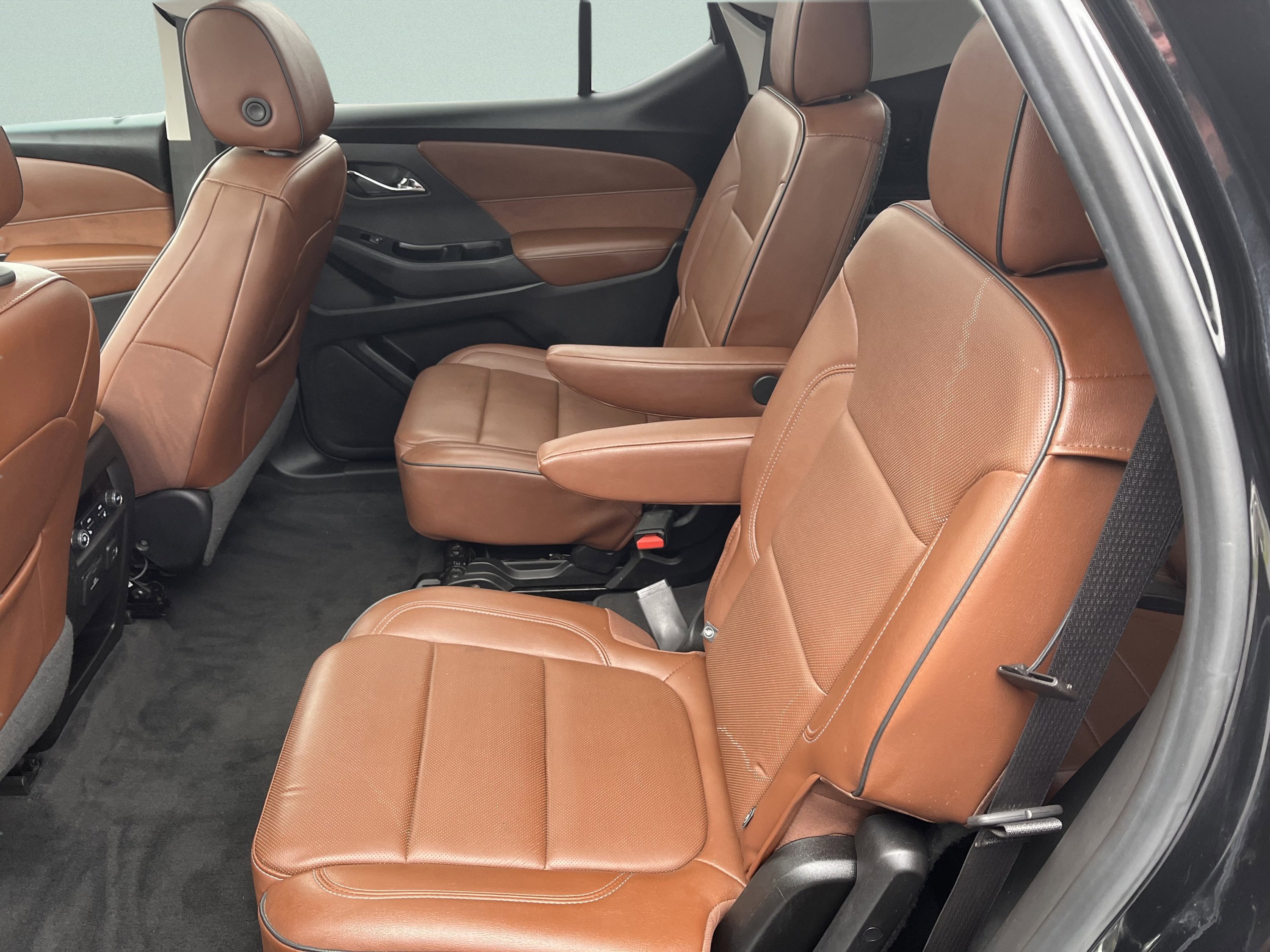 Used 2019 Chevrolet Traverse High Country AWD/4WD image 11