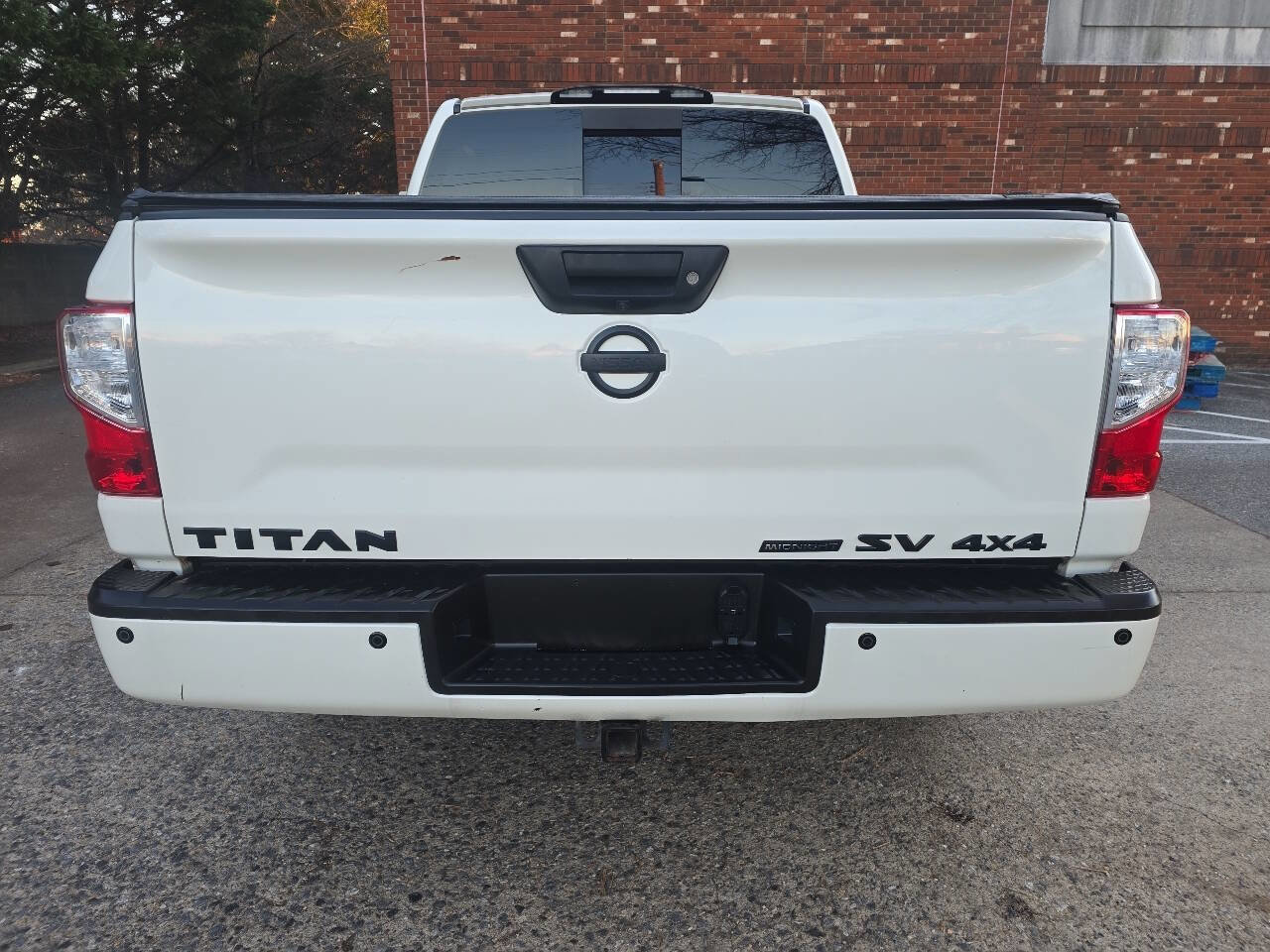 Used 2018 Nissan Titan XD image 5