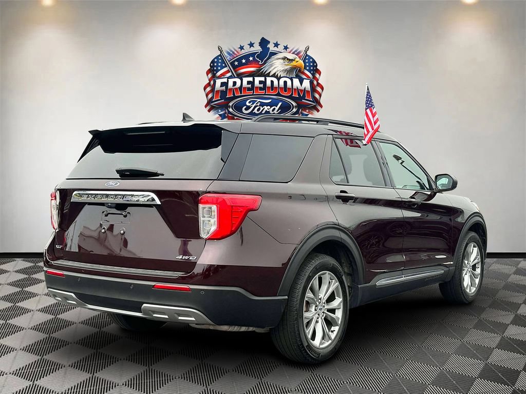 Used 2023 Ford Explorer XLT w/ Equipment Group 202A AWD/4WD image 5