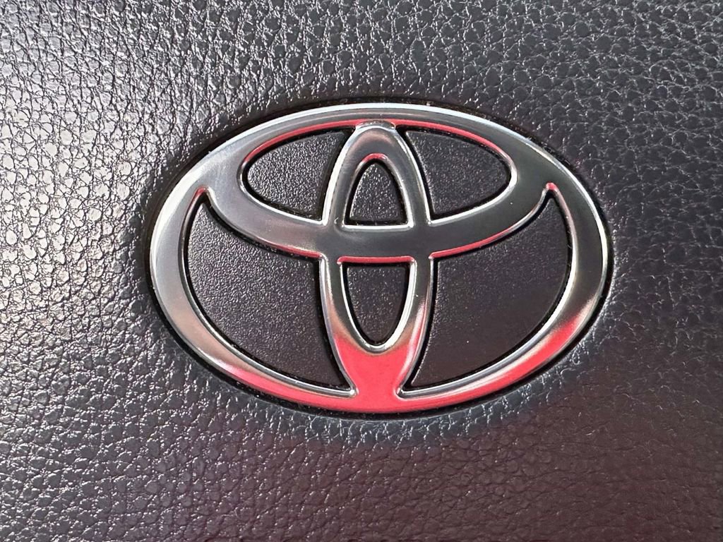 Used 2024 Toyota Grand Highlander AWD image 23