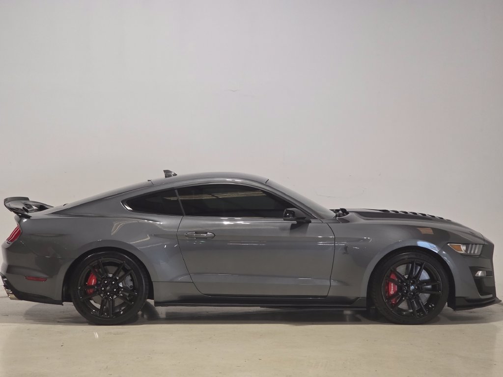 Used 2022 Ford Mustang Shelby GT500 w/ Technology Package RWD image 6