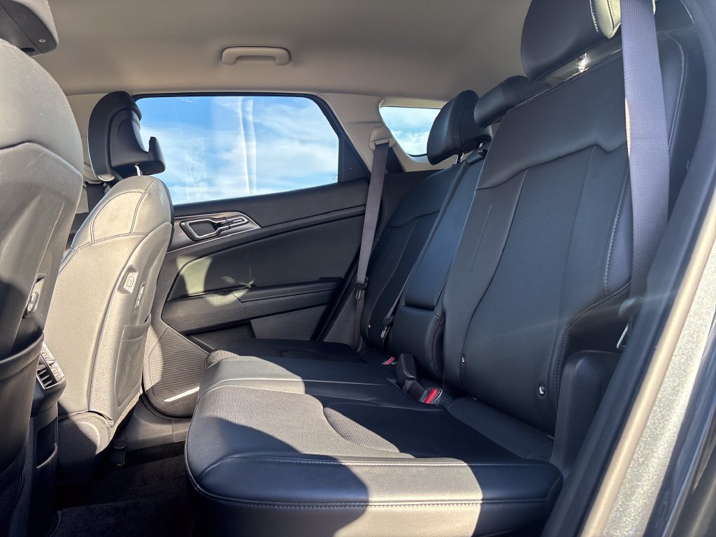 Used 2023 Kia Sportage EX AWD/4WD image 23