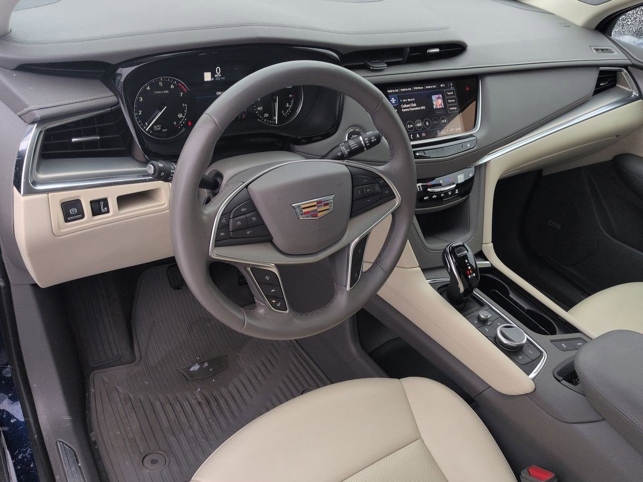 Certified 2024 Cadillac XT5 Premium Luxury image 2