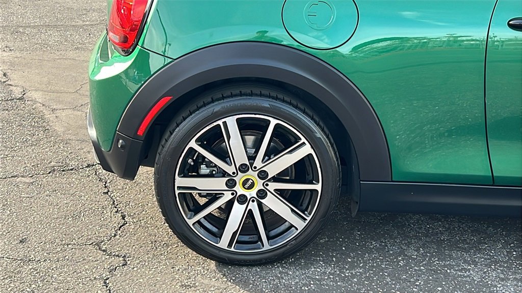 Used 2023 MINI Cooper SE image 5