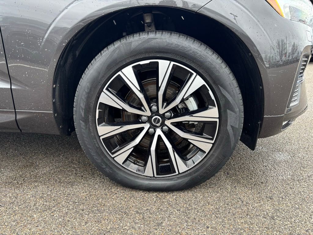 Used 2023 Volvo XC60 B5 Core w/ Climate Package image 31