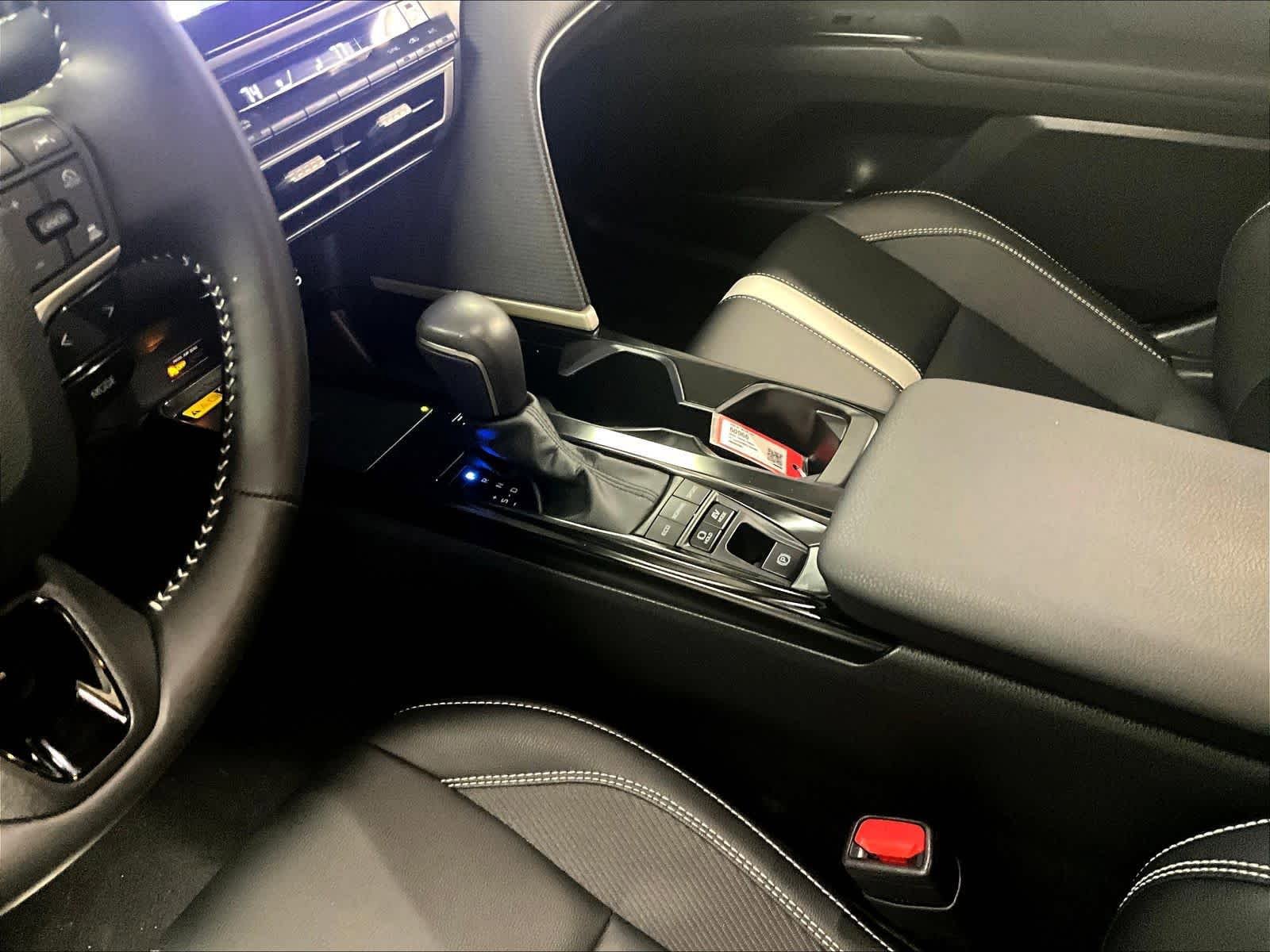 Used 2025 Toyota Camry SE FWD image 20