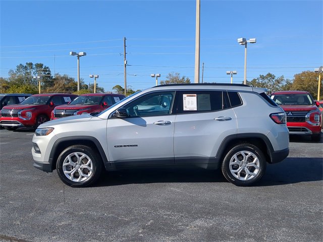 Used 2024 Jeep Compass Latitude image 9