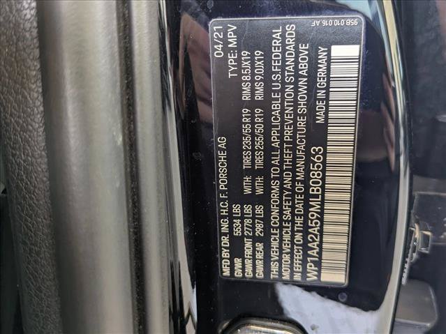 Used 2021 Porsche Macan AWD/4WD image 24