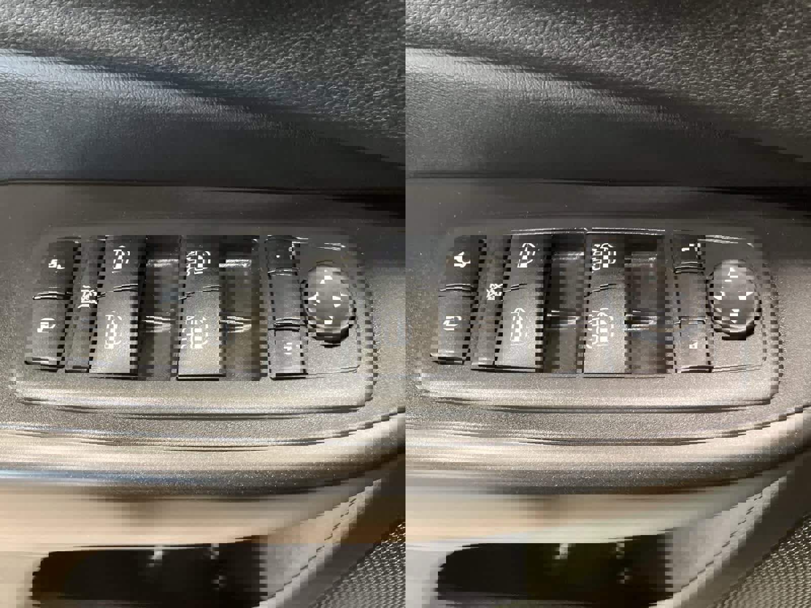 Used 2019 Jeep Cherokee Trailhawk w/ Cold Weather Group image 12