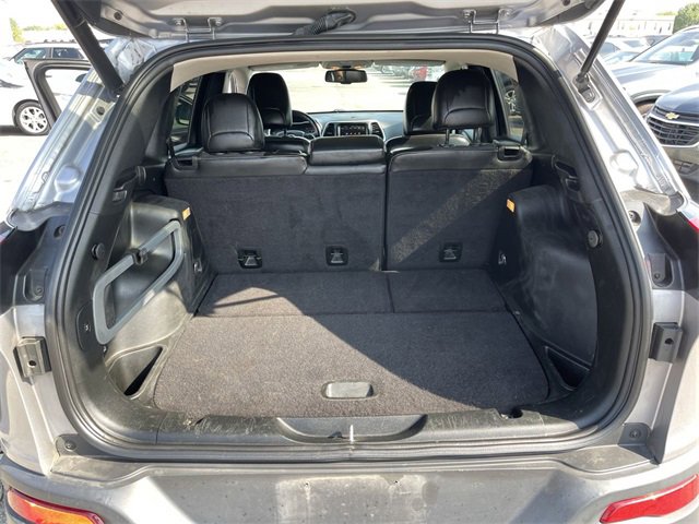 Used 2018 Jeep Cherokee Latitude Plus w/ Comfort/Convenience Group image 23