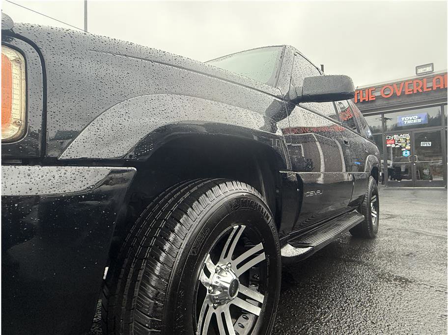 Used 1999 GMC Yukon Denali image 17