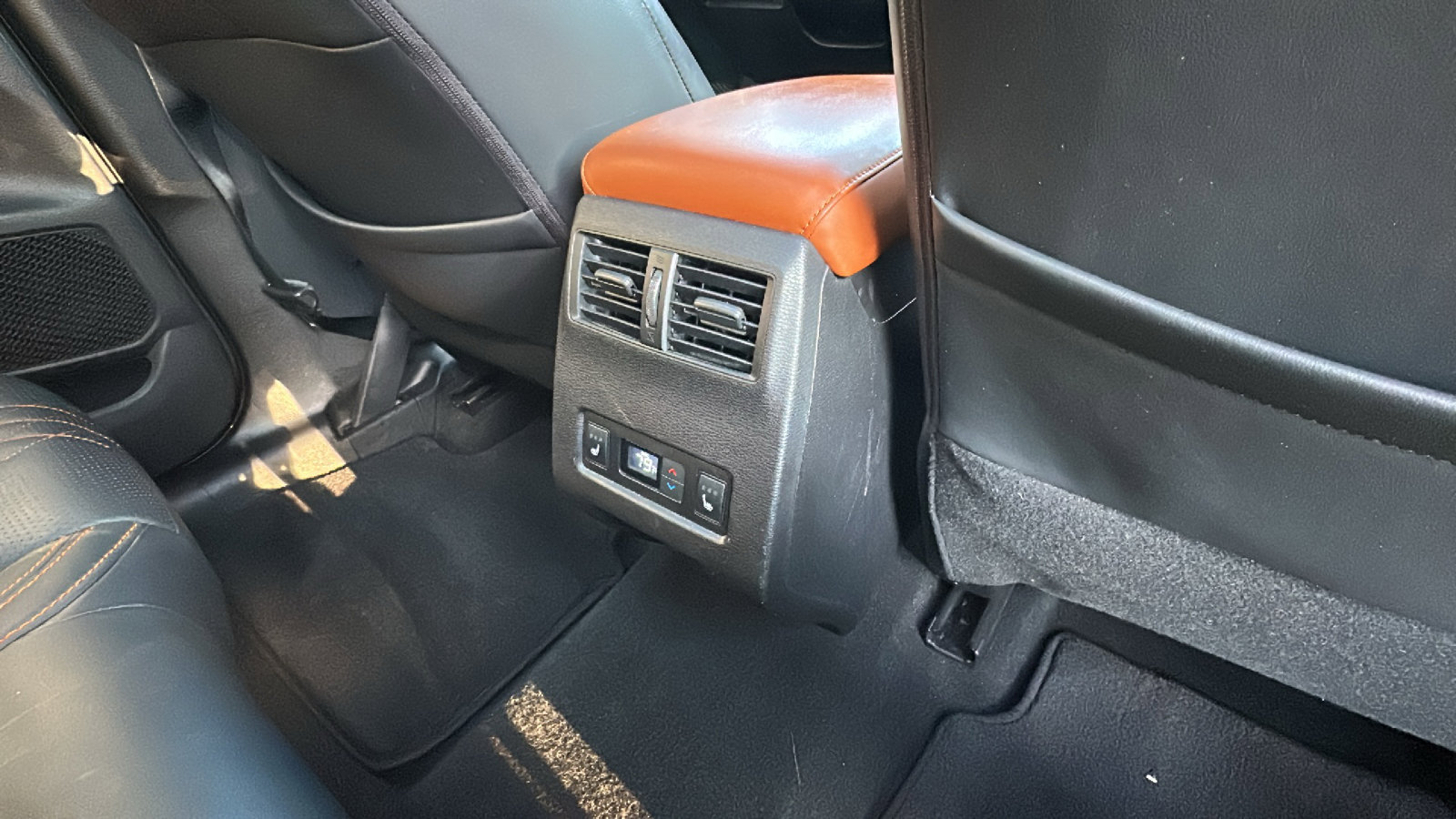 Used 2022 Mitsubishi Outlander SEL image 28