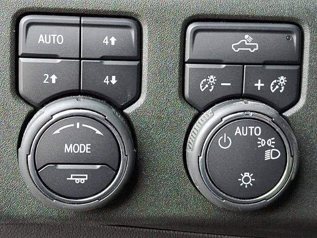 Used 2024 Chevrolet Silverado 1500 LT w/ Z71 Off-Road Package image 25