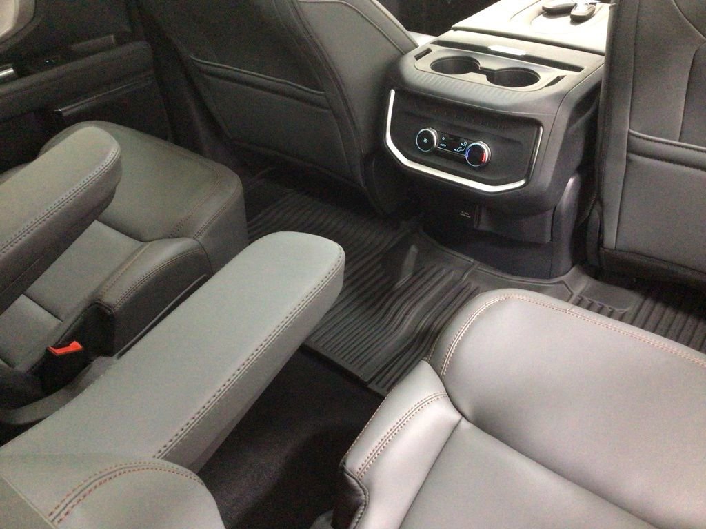 New 2025 Ford Expedition Active image 43