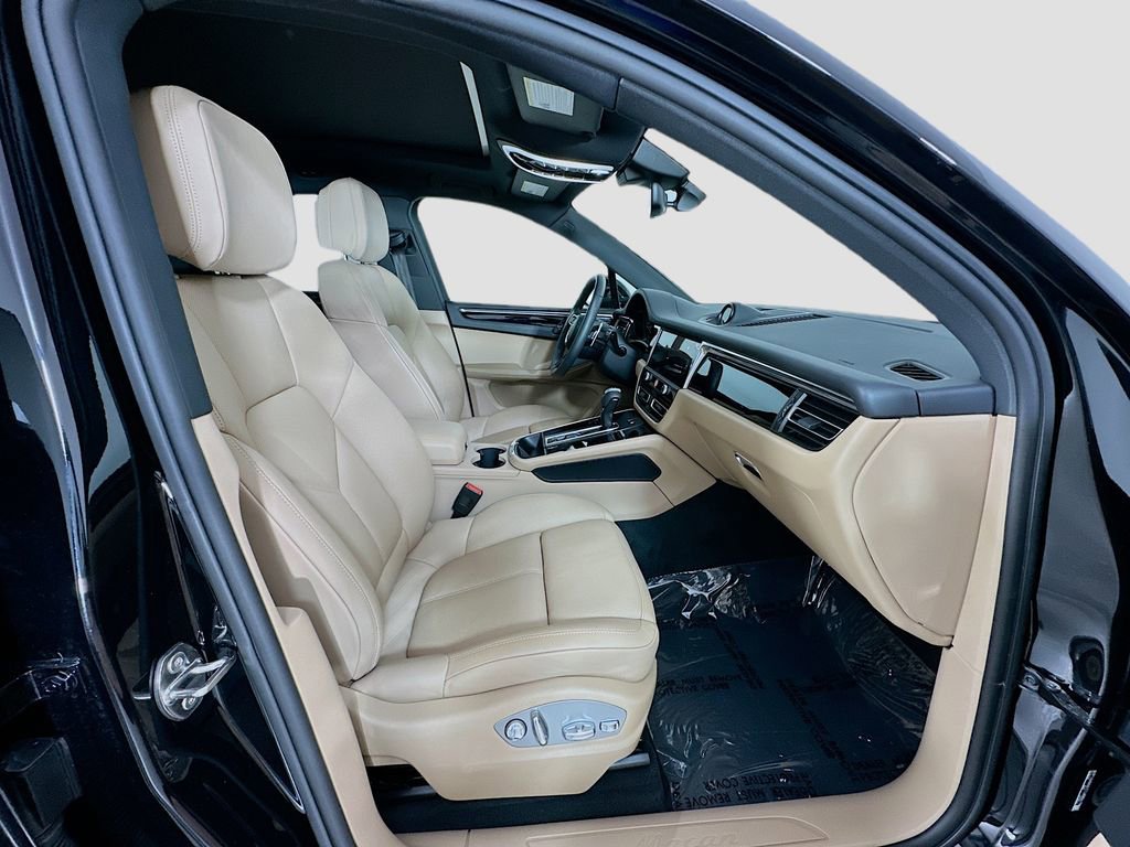 Certified 2026 Porsche Macan image 31