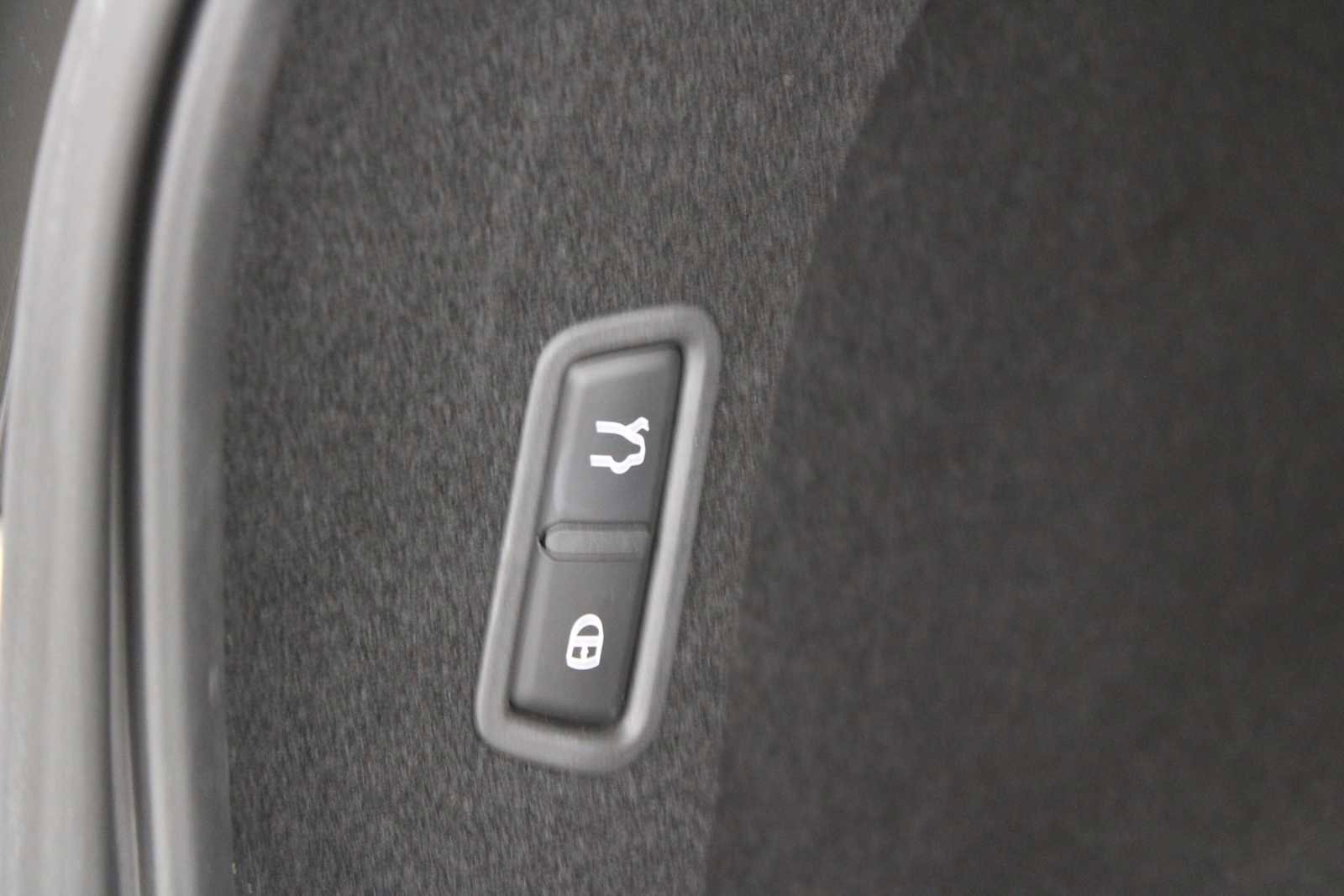 Used 2022 Maserati Levante GT image 13