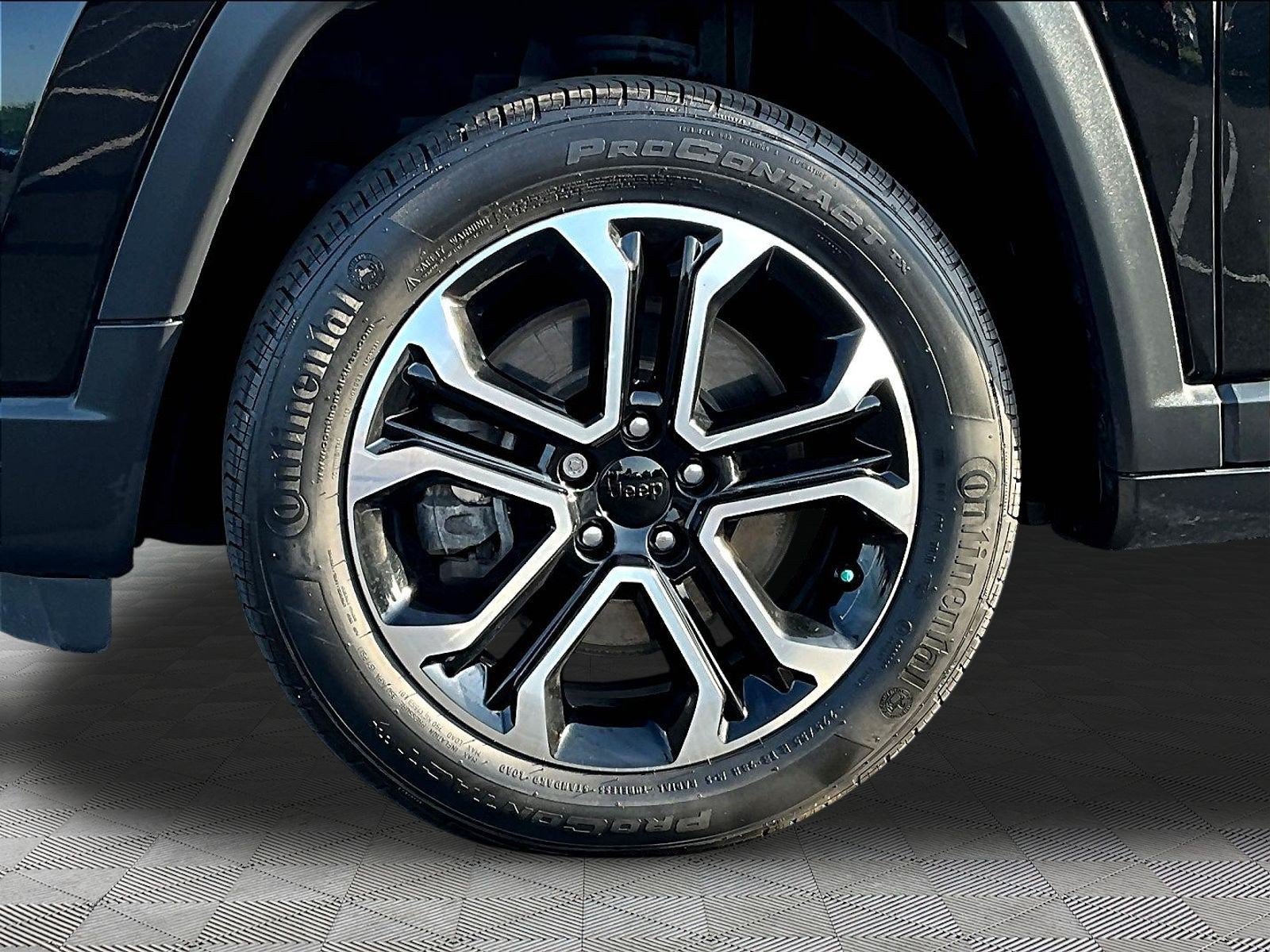 Used 2023 Jeep Compass Limited AWD/4WD image 34