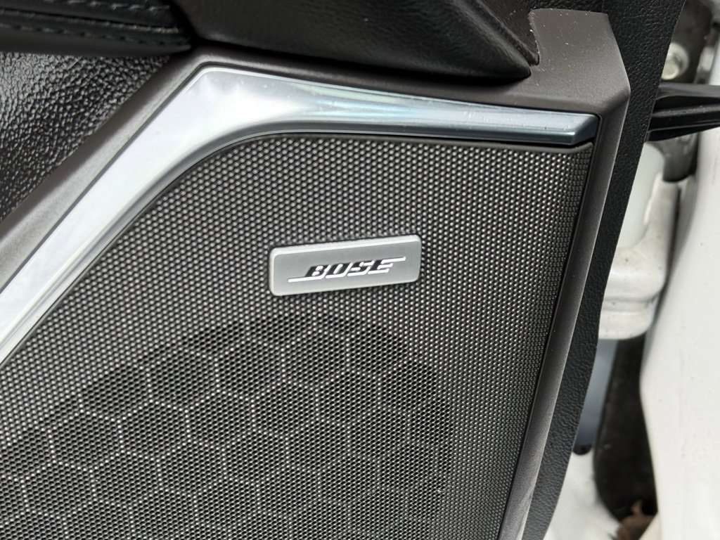 Used 2017 Cadillac Escalade Luxury image 11