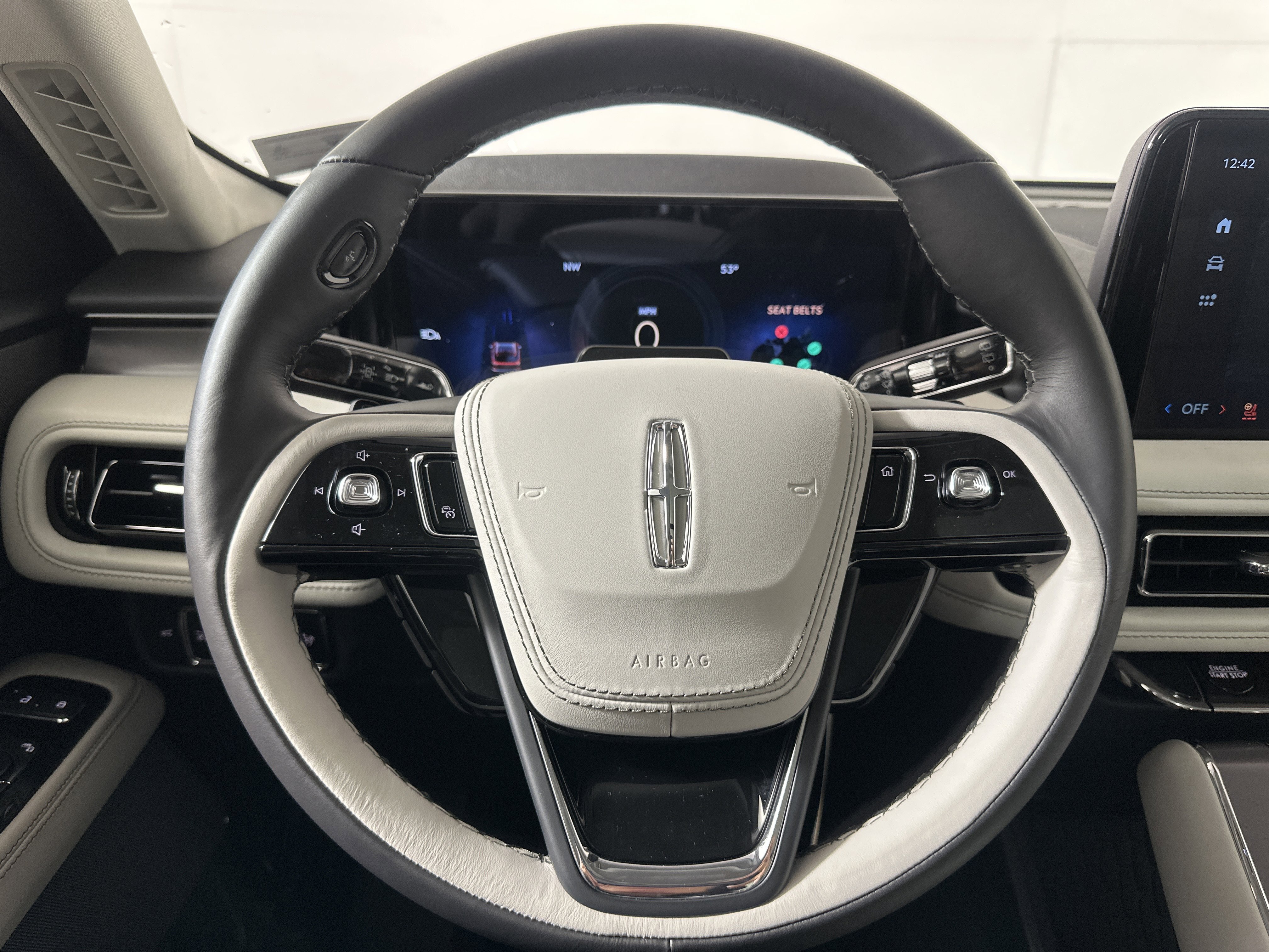 New 2025 Lincoln Aviator AWD w/ Equipment Group 101A image 12