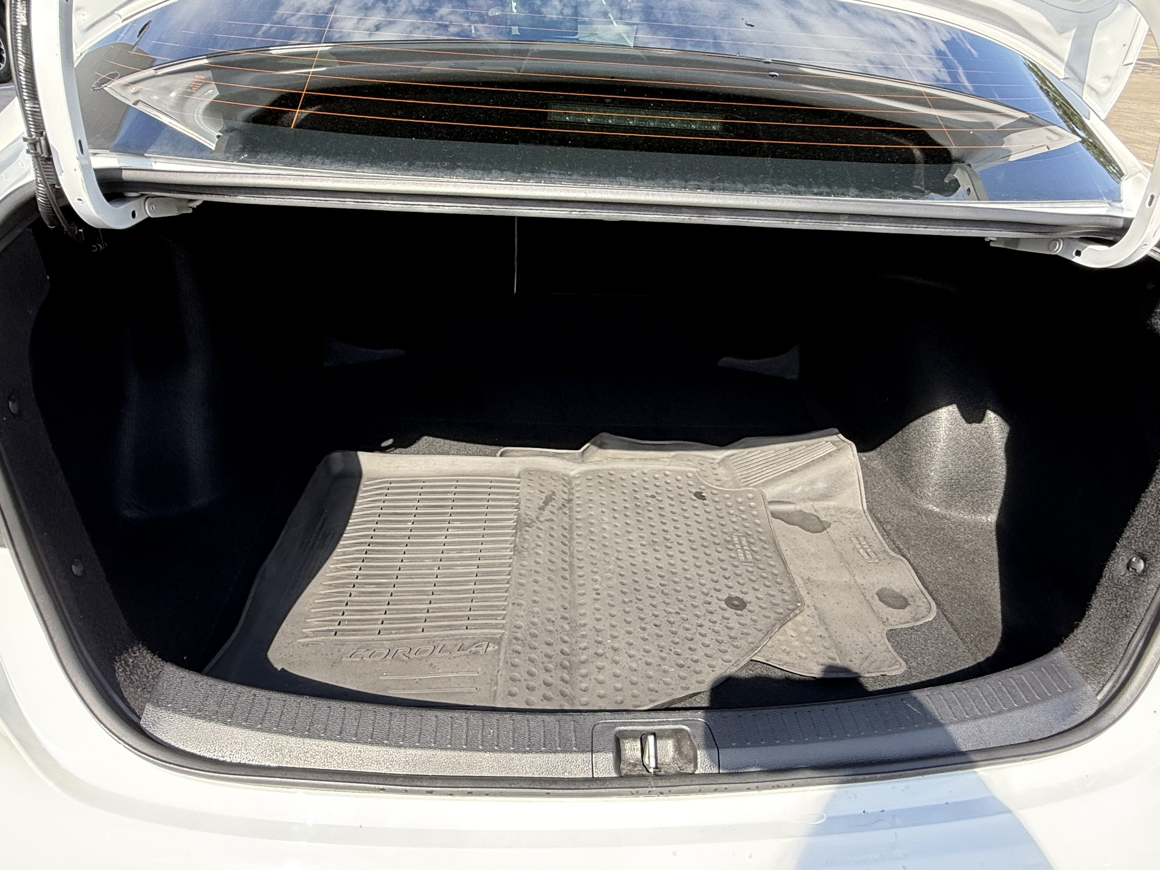 Certified 2024 Toyota Corolla LE FWD image 21