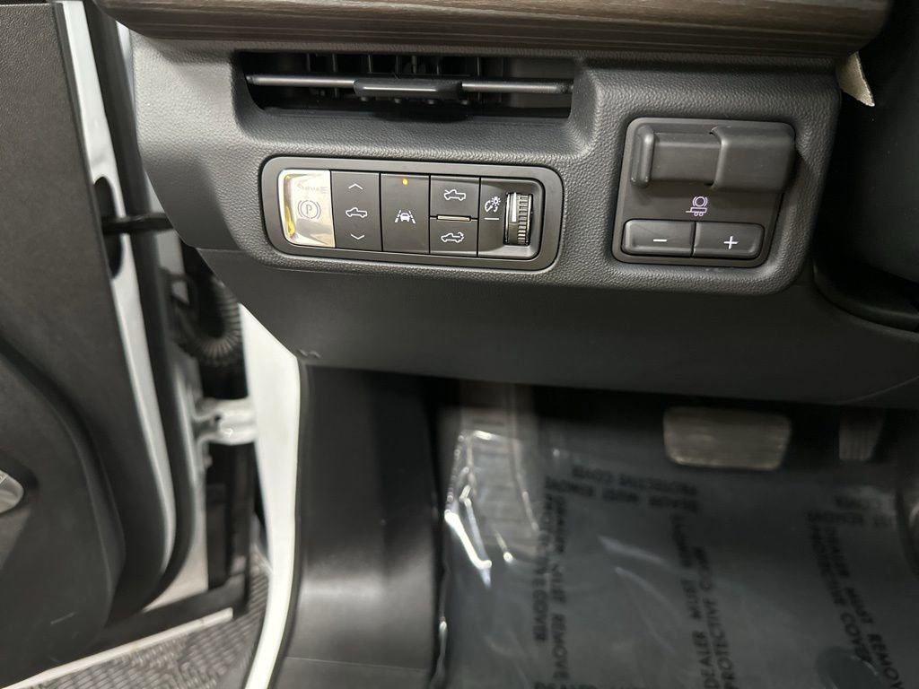 Used 2025 GMC Sierra EV Denali image 35