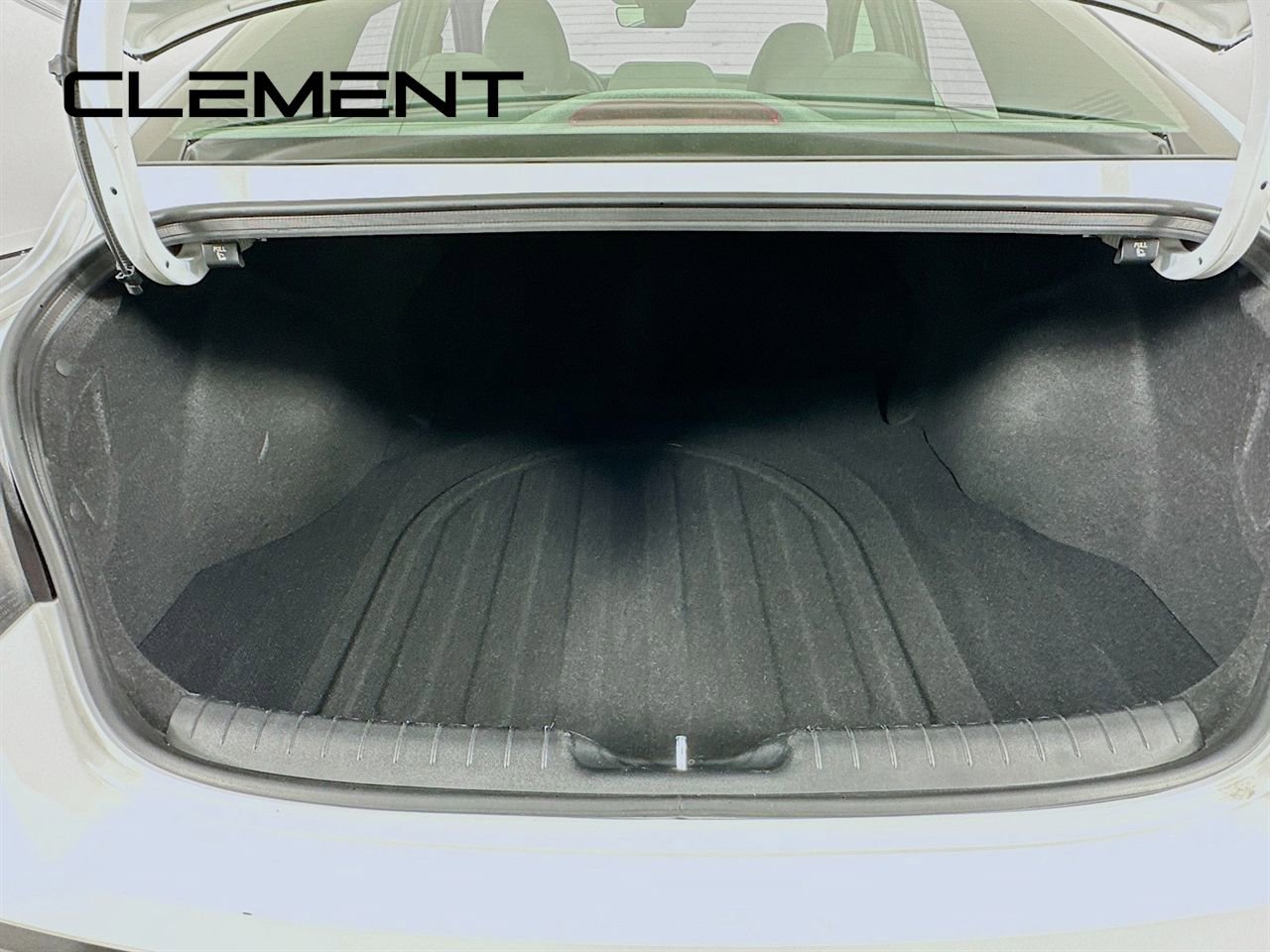 Used 2024 Hyundai Elantra SEL FWD image 11