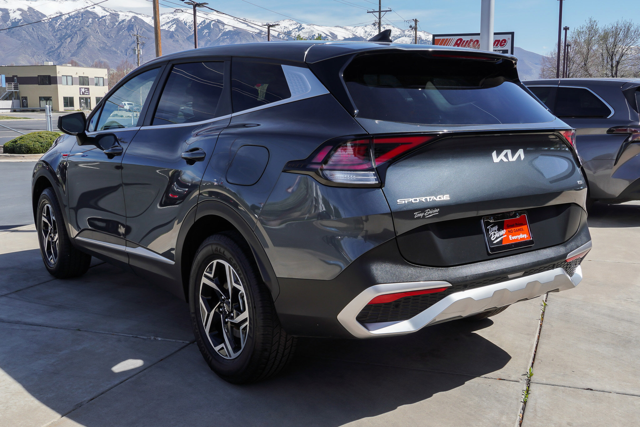 Used 2025 Kia Sportage LX image 6