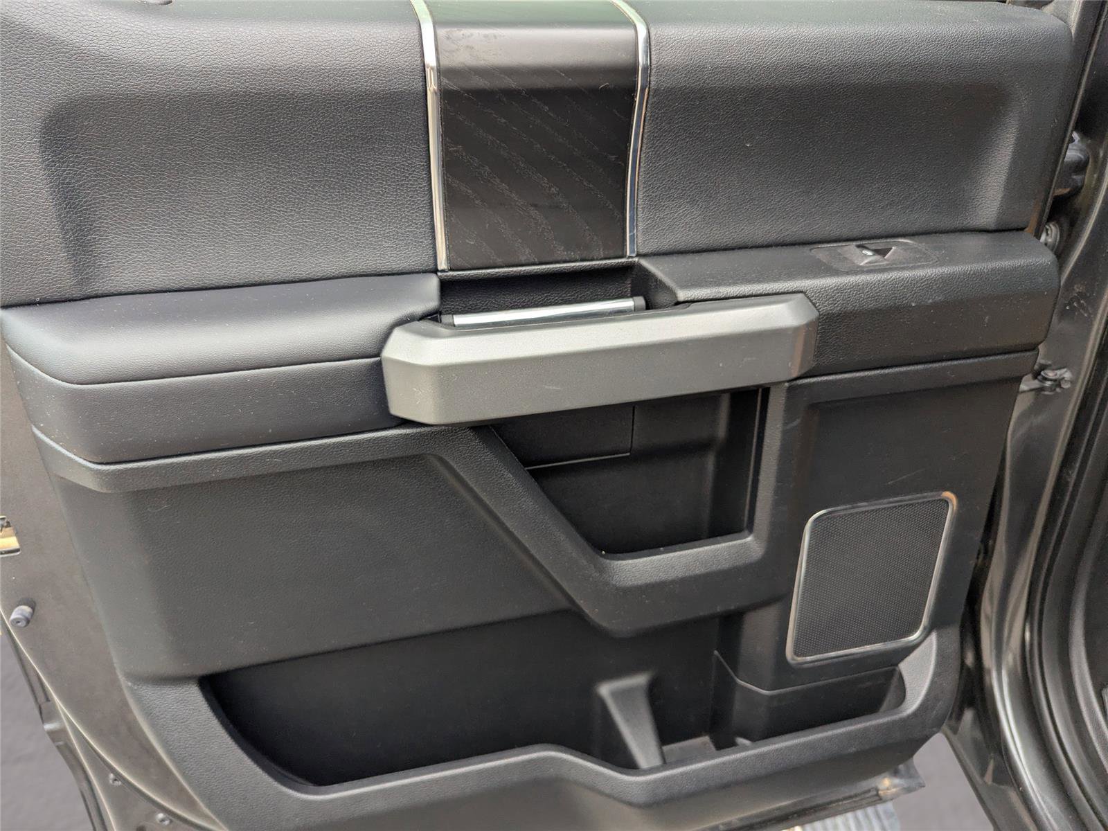 Used 2018 Ford F350 Platinum w/ Platinum Ultimate Package image 27