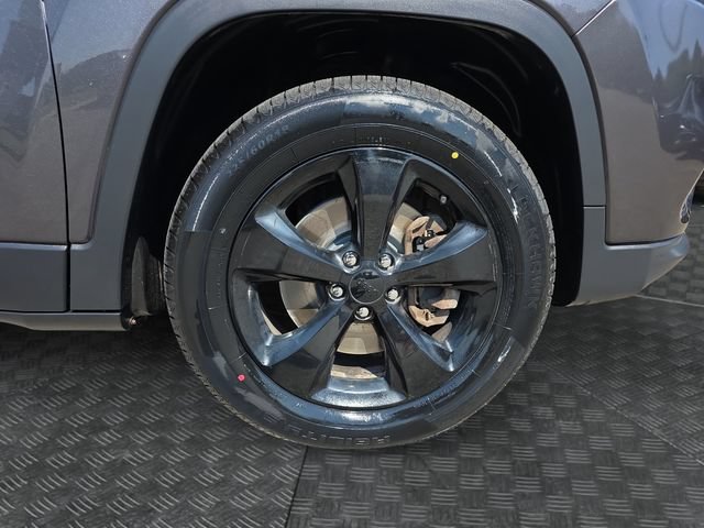 Used 2020 Jeep Cherokee Latitude Plus AWD/4WD image 37