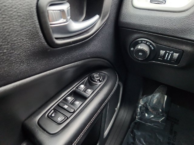 Used 2020 Jeep Compass High Altitude AWD/4WD image 35
