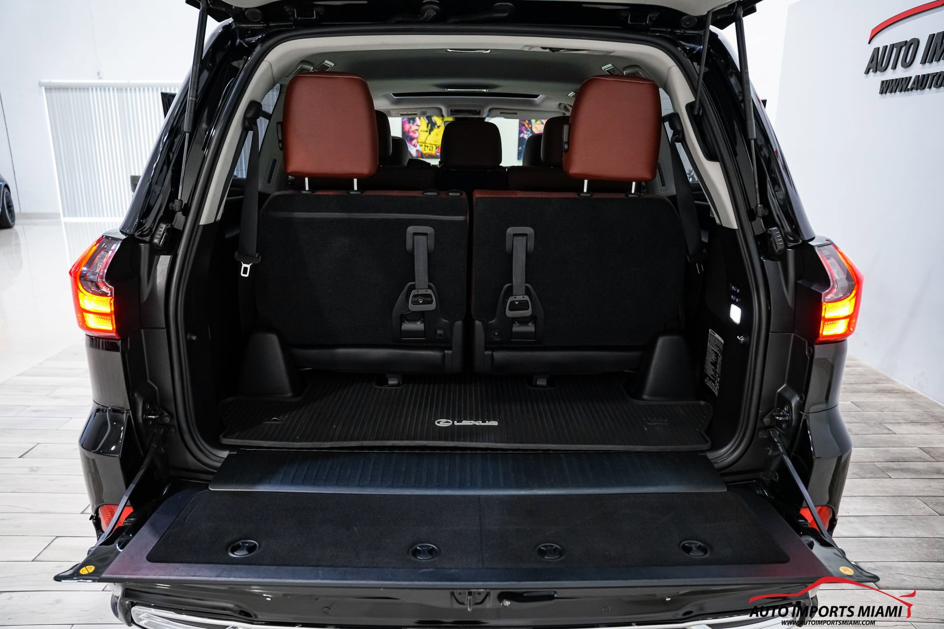 Used 2021 Lexus LX 570 4WD w/ Luxury Package image 69