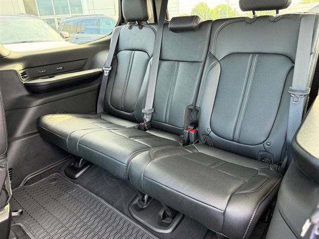 New 2026 Jeep Grand Wagoneer 4WD image 9