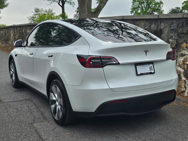 Used 2021 Tesla Model Y Long Range image 12