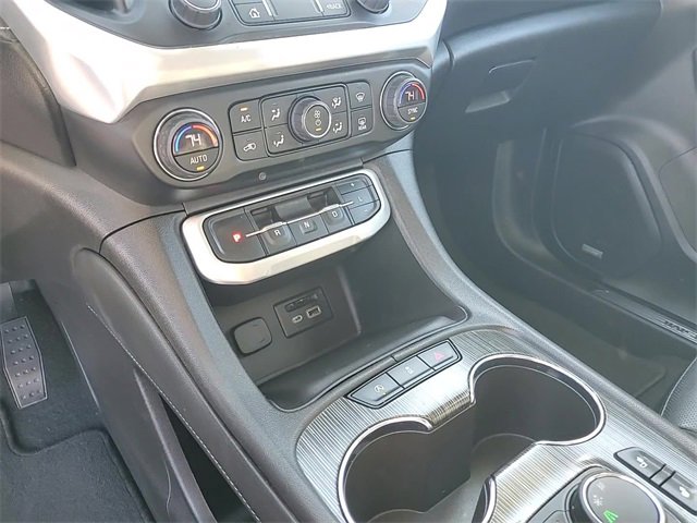 Used 2023 GMC Acadia SLT image 18