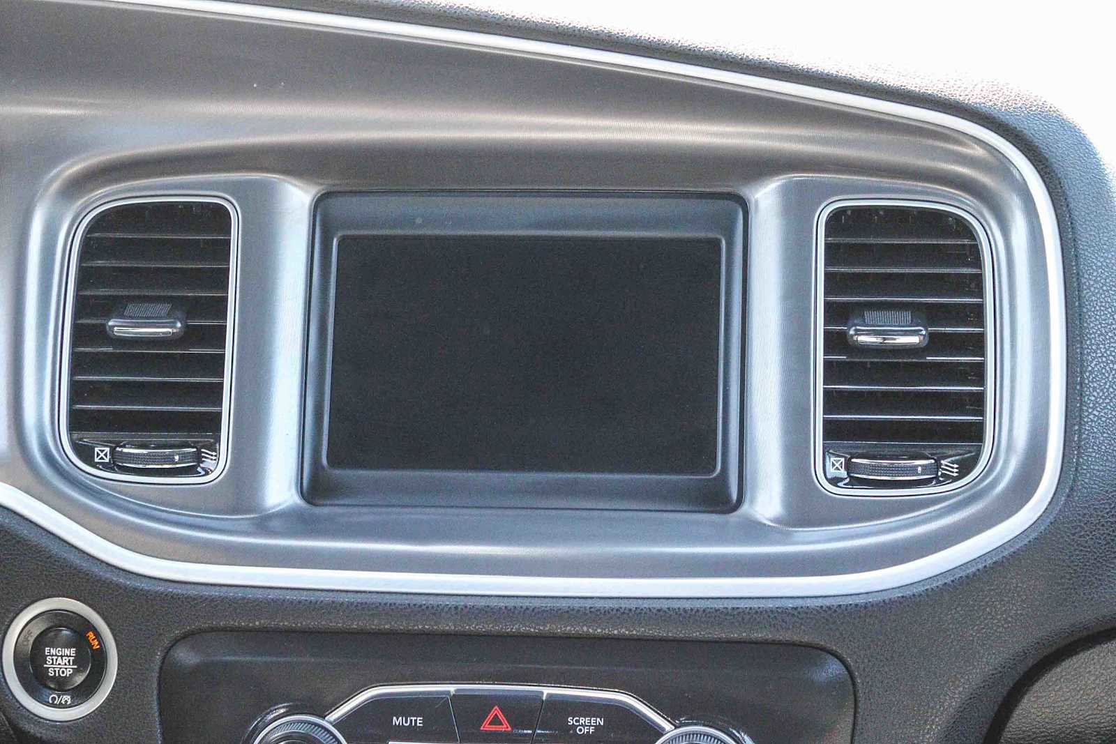 Used 2022 Dodge Charger SXT image 12