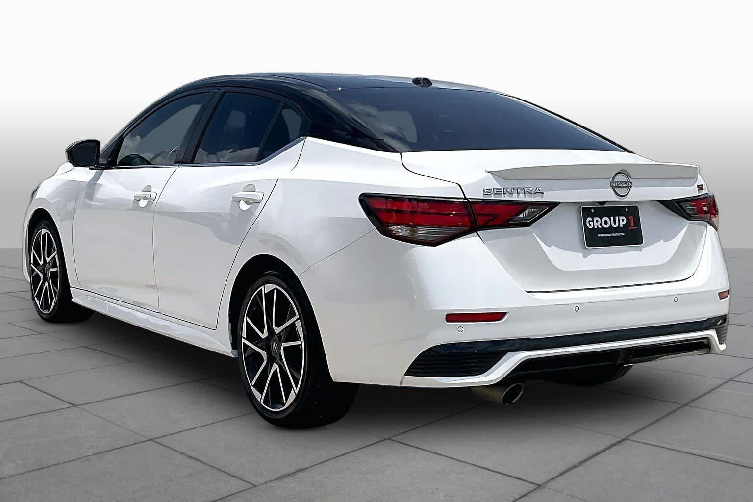 Used 2025 Nissan Sentra SR w/ SR Premium Package FWD image 12